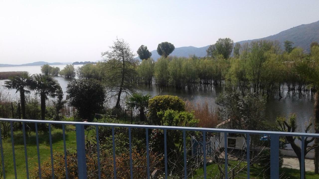 Una Finestra Sul Lago..Appartamento Verbania Extérieur photo